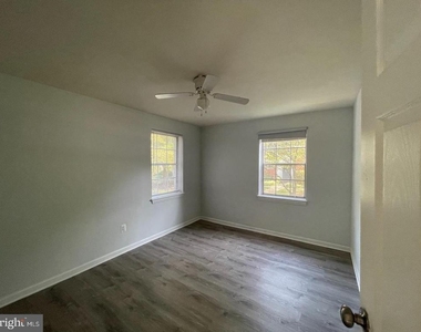 6511 10th Street - Photo Thumbnail 3