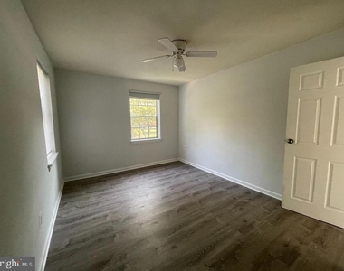 6511 10th Street - Photo Thumbnail 4