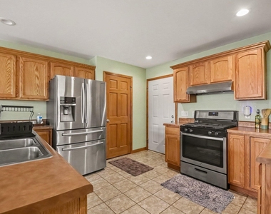 1736 Parker Drive - Photo Thumbnail 7
