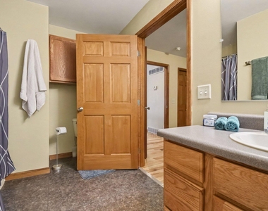 1736 Parker Drive - Photo Thumbnail 18