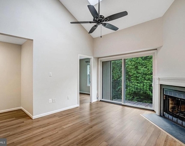7729 Inversham Drive - Photo Thumbnail 3