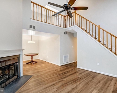7729 Inversham Drive - Photo Thumbnail 5