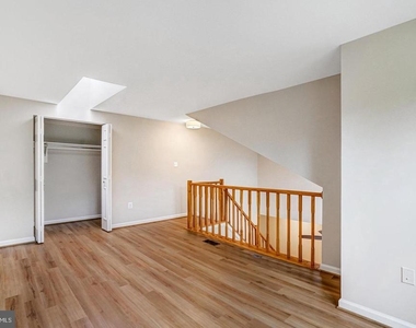 7729 Inversham Drive - Photo Thumbnail 30