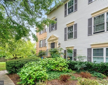 7729 Inversham Drive - Photo Thumbnail 1