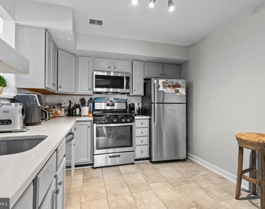 8311 Bluebird Way - Photo Thumbnail 10
