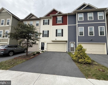 106 Halo Court - Photo Thumbnail 1