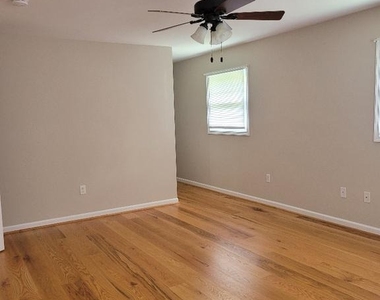 2720 Martinsburg Pike - Photo Thumbnail 15