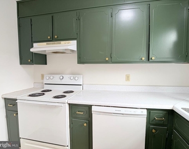 96 Hackberry Drive - Photo Thumbnail 6
