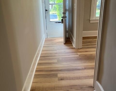 807 Wolfe Street - Photo Thumbnail 3