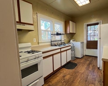 807 Wolfe Street - Photo Thumbnail 13