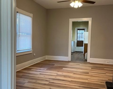 807 Wolfe Street - Photo Thumbnail 6