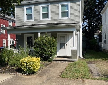 807 Wolfe Street - Photo Thumbnail 2