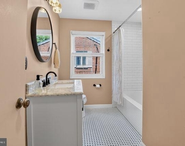 1527 Woodbine Street - Photo Thumbnail 14