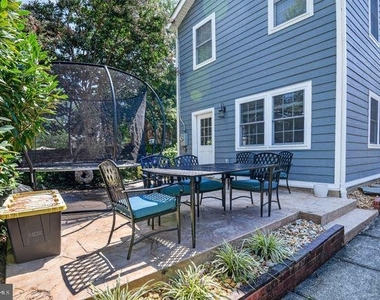 1527 Woodbine Street - Photo Thumbnail 12