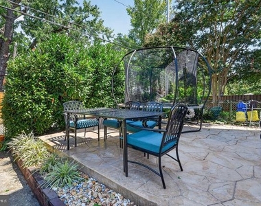 1527 Woodbine Street - Photo Thumbnail 11