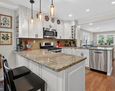 1527 Woodbine Street - Photo Thumbnail 1