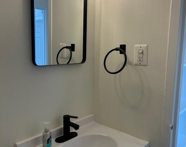5340 Holmes Run Parkway - Photo Thumbnail 17