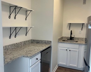 5340 Holmes Run Parkway - Photo Thumbnail 7