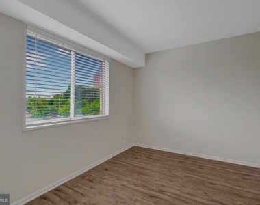 5340 Holmes Run Parkway - Photo Thumbnail 11