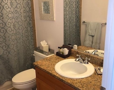 1633 Colonial Terrace - Photo Thumbnail 8