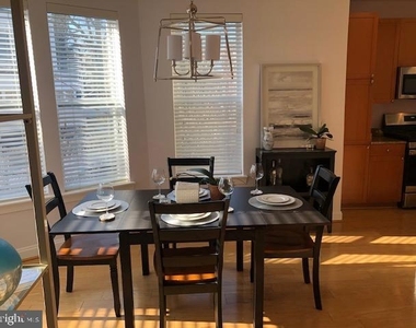 1633 Colonial Terrace - Photo Thumbnail 1