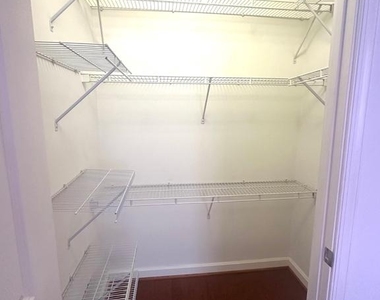 880 N Pollard Street - Photo Thumbnail 17