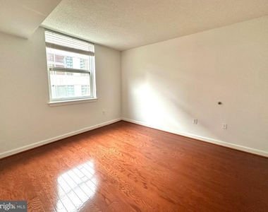 880 N Pollard Street - Photo Thumbnail 16