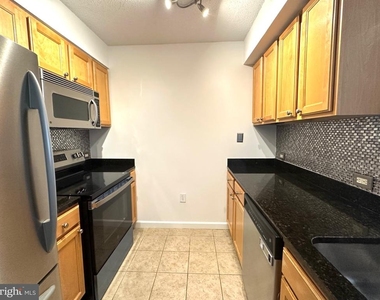 880 N Pollard Street - Photo Thumbnail 13
