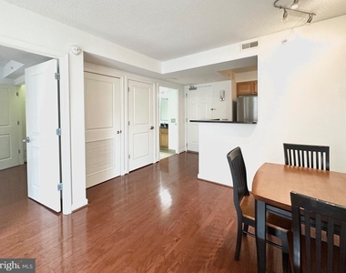 880 N Pollard Street - Photo Thumbnail 2