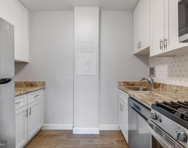 1021 Arlington Boulevard - Photo Thumbnail 17