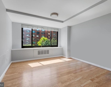 1021 Arlington Boulevard - Photo Thumbnail 15