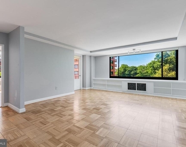 1021 Arlington Boulevard - Photo Thumbnail 8