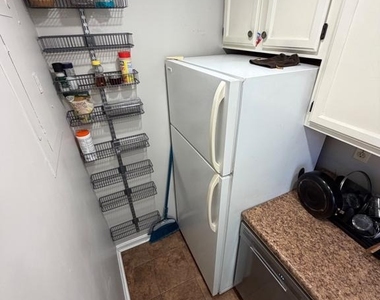 1742 Rhodes Street N - Photo Thumbnail 12