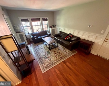 1742 Rhodes Street N - Photo Thumbnail 15