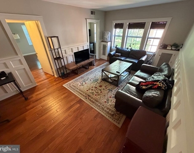 1742 Rhodes Street N - Photo Thumbnail 16
