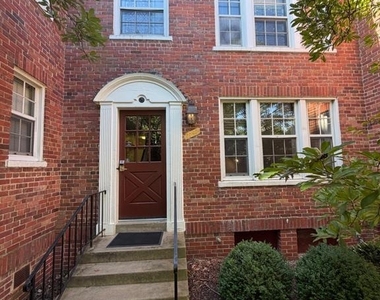 1742 Rhodes Street N - Photo Thumbnail 17
