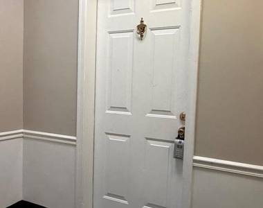 1742 Rhodes Street N - Photo Thumbnail 8
