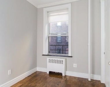 Copy of 566 Hudson Street, Unit 5 - Photo Thumbnail 1
