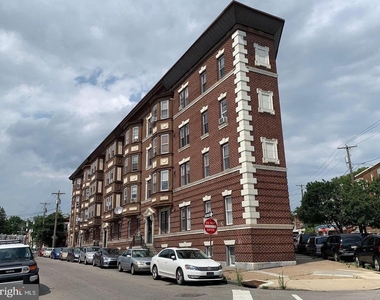 530 W King Street - Photo Thumbnail 1