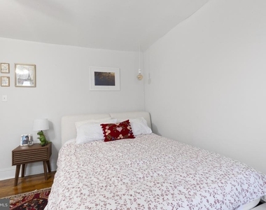 239 E Girard Avenue - Photo Thumbnail 13