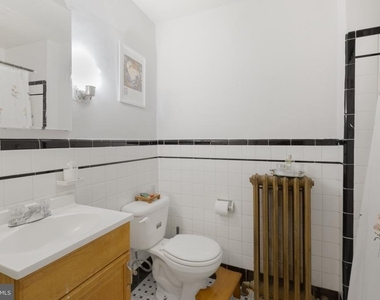 239 E Girard Avenue - Photo Thumbnail 10