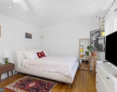 239 E Girard Avenue - Photo Thumbnail 4