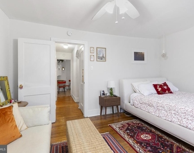 239 E Girard Avenue - Photo Thumbnail 3