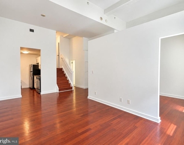 219 S 18th Street - Photo Thumbnail 1
