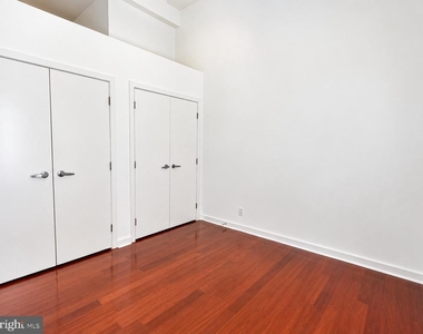 219 S 18th Street - Photo Thumbnail 7