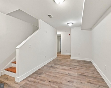 3002 W Girard Avenue - Photo Thumbnail 7