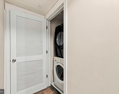3002 W Girard Avenue - Photo Thumbnail 6