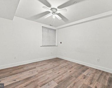 3002 W Girard Avenue - Photo Thumbnail 11