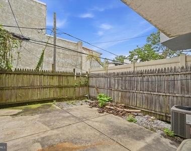 3002 W Girard Avenue - Photo Thumbnail 12