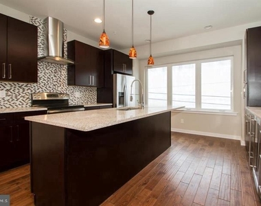 1322 S Howard Street - Photo Thumbnail 9